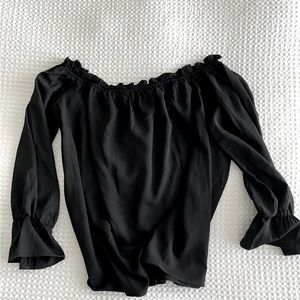 Lulu’s Off the shoulder Top, Large